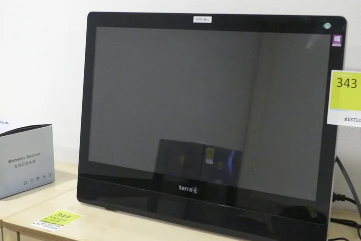 terra - 60,96 cm/24 wide LCD Monitor